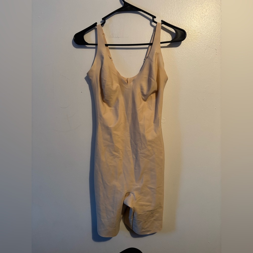 SKIMS Shaping Bodysuit